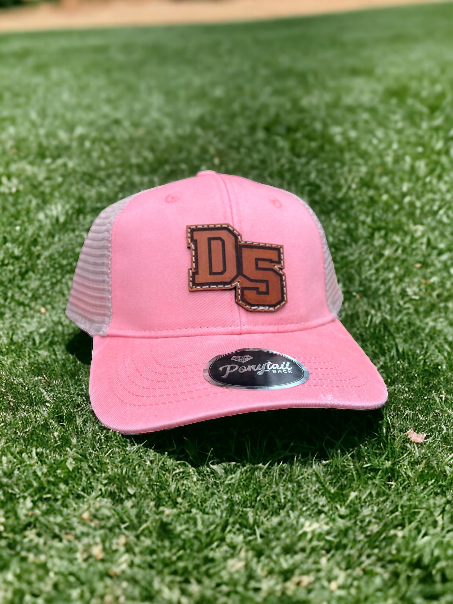 D5 Rebels Leather Patch Hat w/ Ponytail Mesh-Pink/Tea